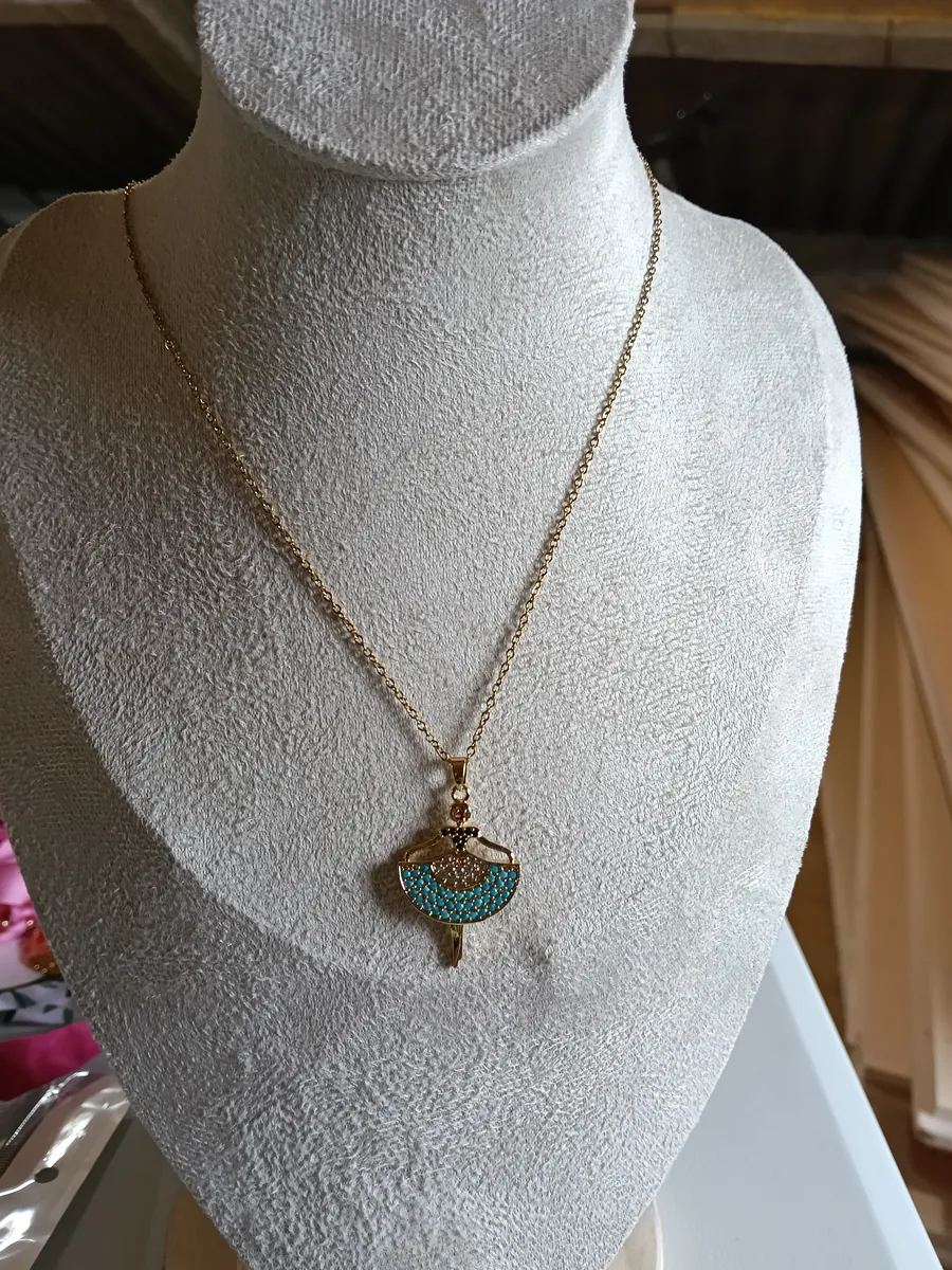 Collar Bailarina con circonitas turquesa en acero inoxidable hipoalergénico