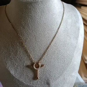 Collar Varita Mágica con alas en acero inoxidable hipoalergénico
