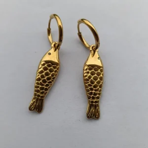 Pendientes de aro con pez dorado