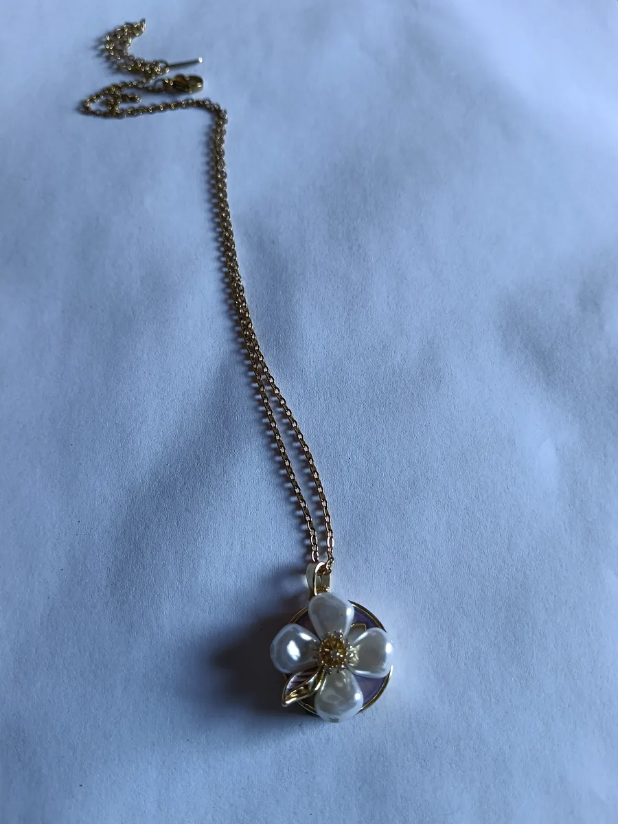 Collar Flor de Perlas en acero inoxidable hipoalergénico