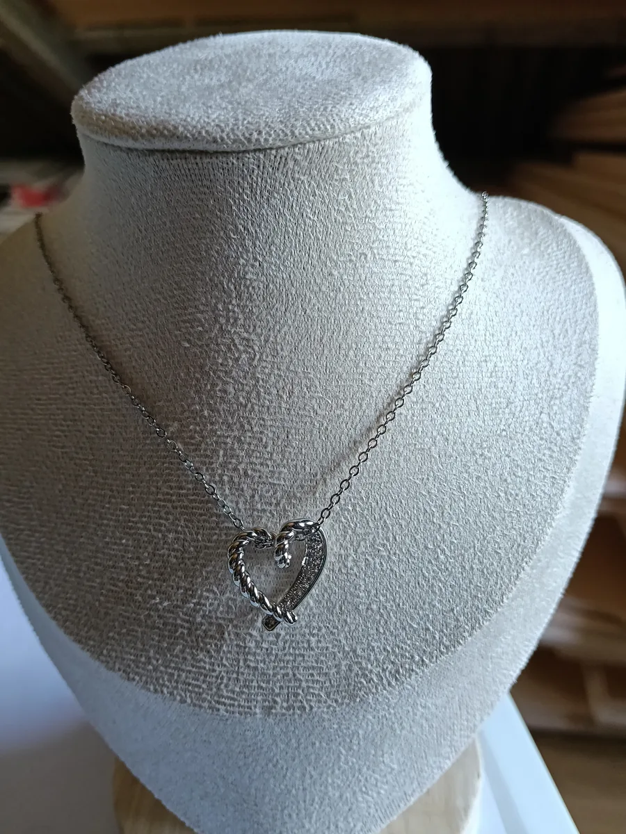 Collar Corazón Trenzado en acero inoxidable hipoalergénico