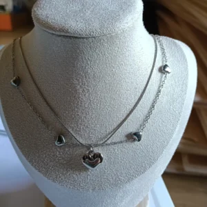 Collar Doble de Corazones en acero inoxidable hipoalergénico