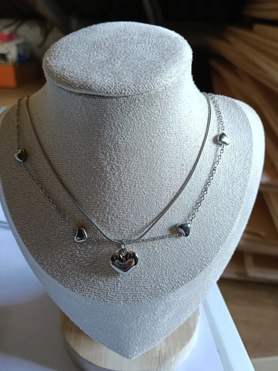 Collar Doble de Corazones en acero inoxidable hipoalergénico