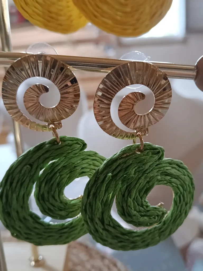 Pendientes Espiral de Rafia en Verde