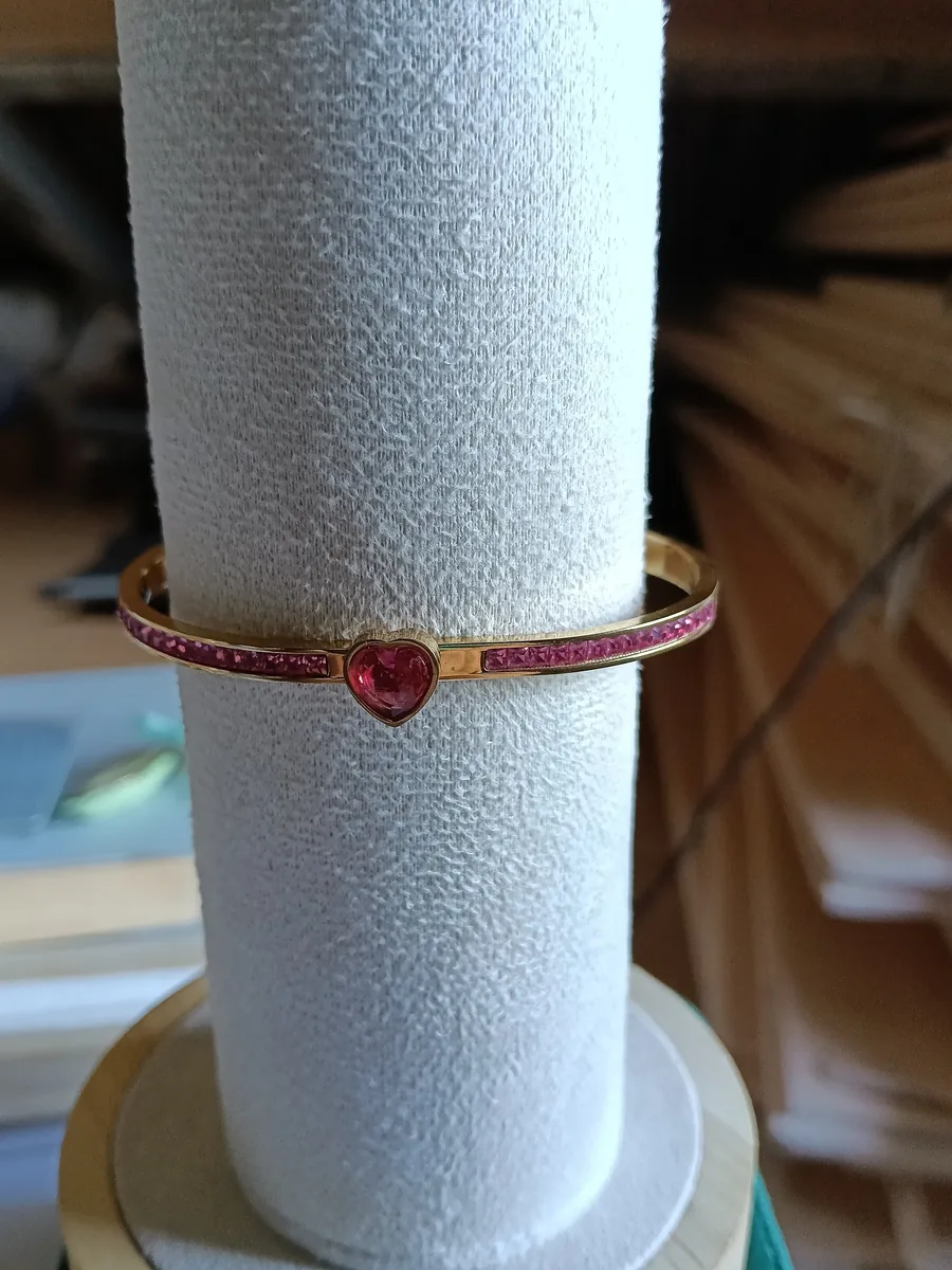 Pulsera rígida Corazón Rosa